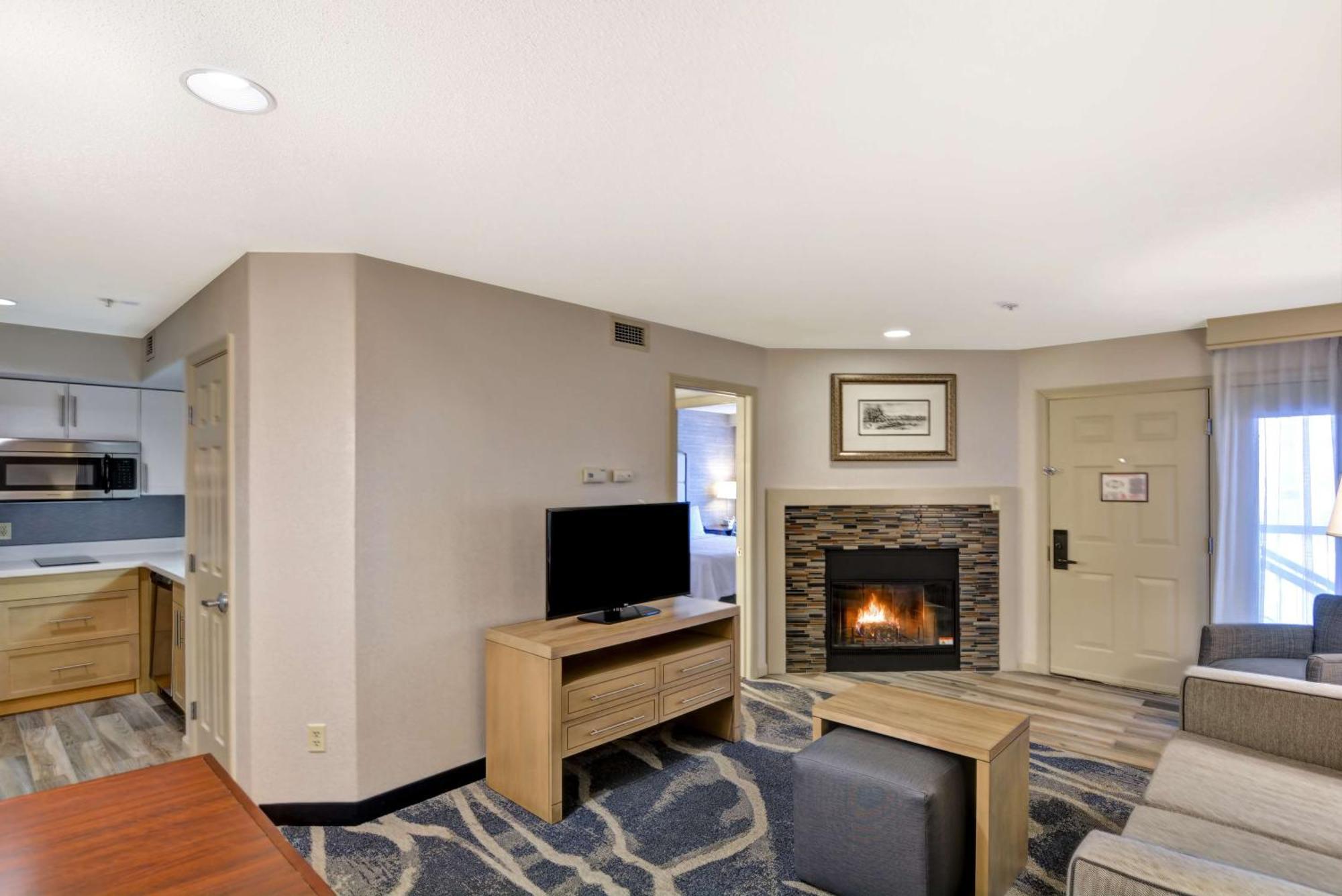Homewood Suites By Hilton Windsor Locks Hartford Kültér fotó