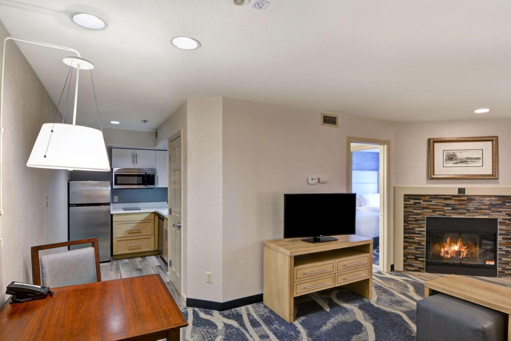 Homewood Suites By Hilton Windsor Locks Hartford Kültér fotó